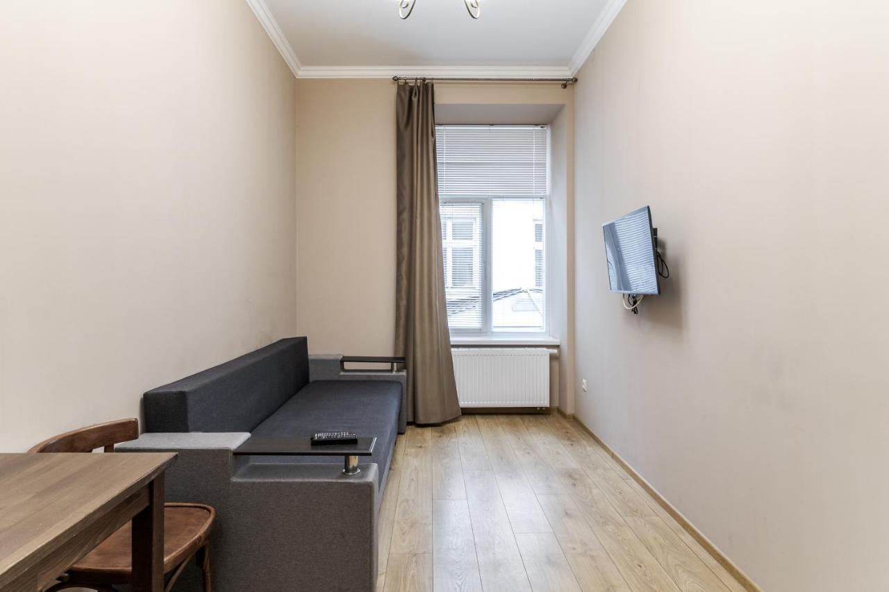 Apartment On Stavropihiiska Street 1 利沃夫 外观 照片